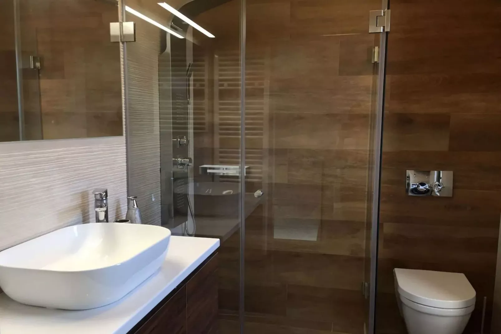 Four Bedroom Villa - Bathroom