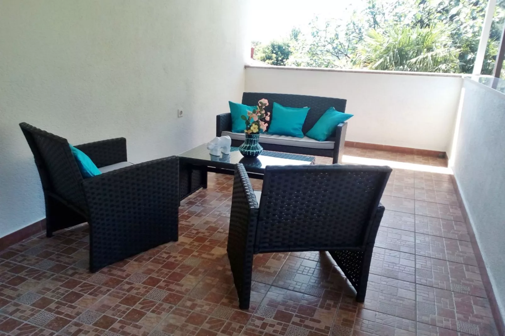 Lovely Apartments Near the Sea - One Bedroom Apartment with Balcony - Wohnzimmer