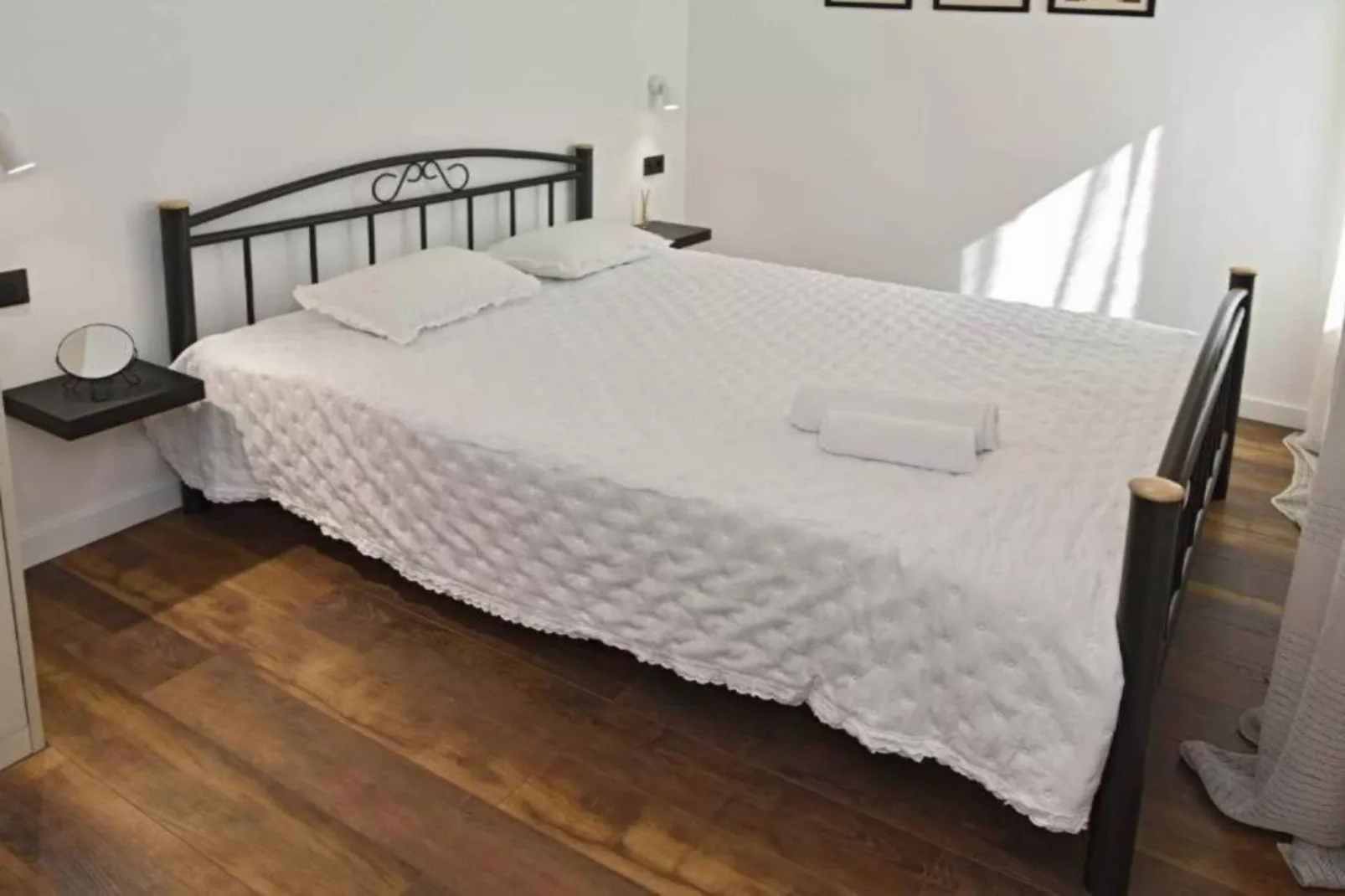 Luxury Slatine Apartments with Terrace and Garden - Two Bedroom Apartment with Terrace - Bedroom