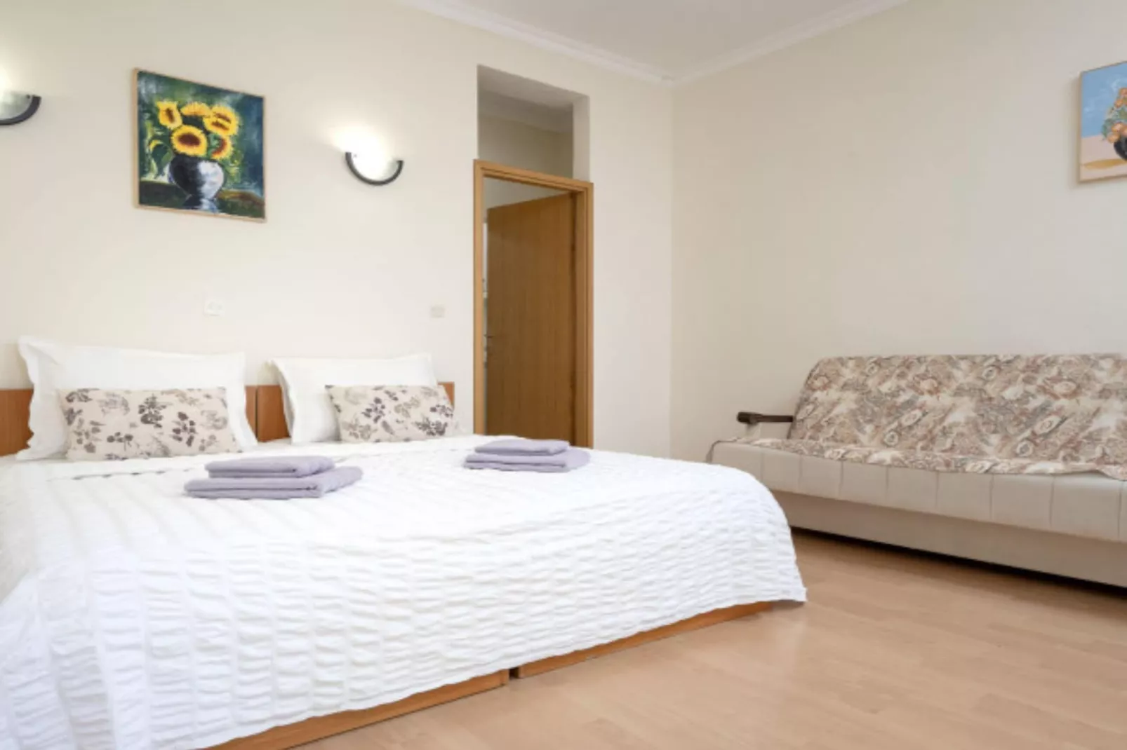 Studio (A3) - Bedroom