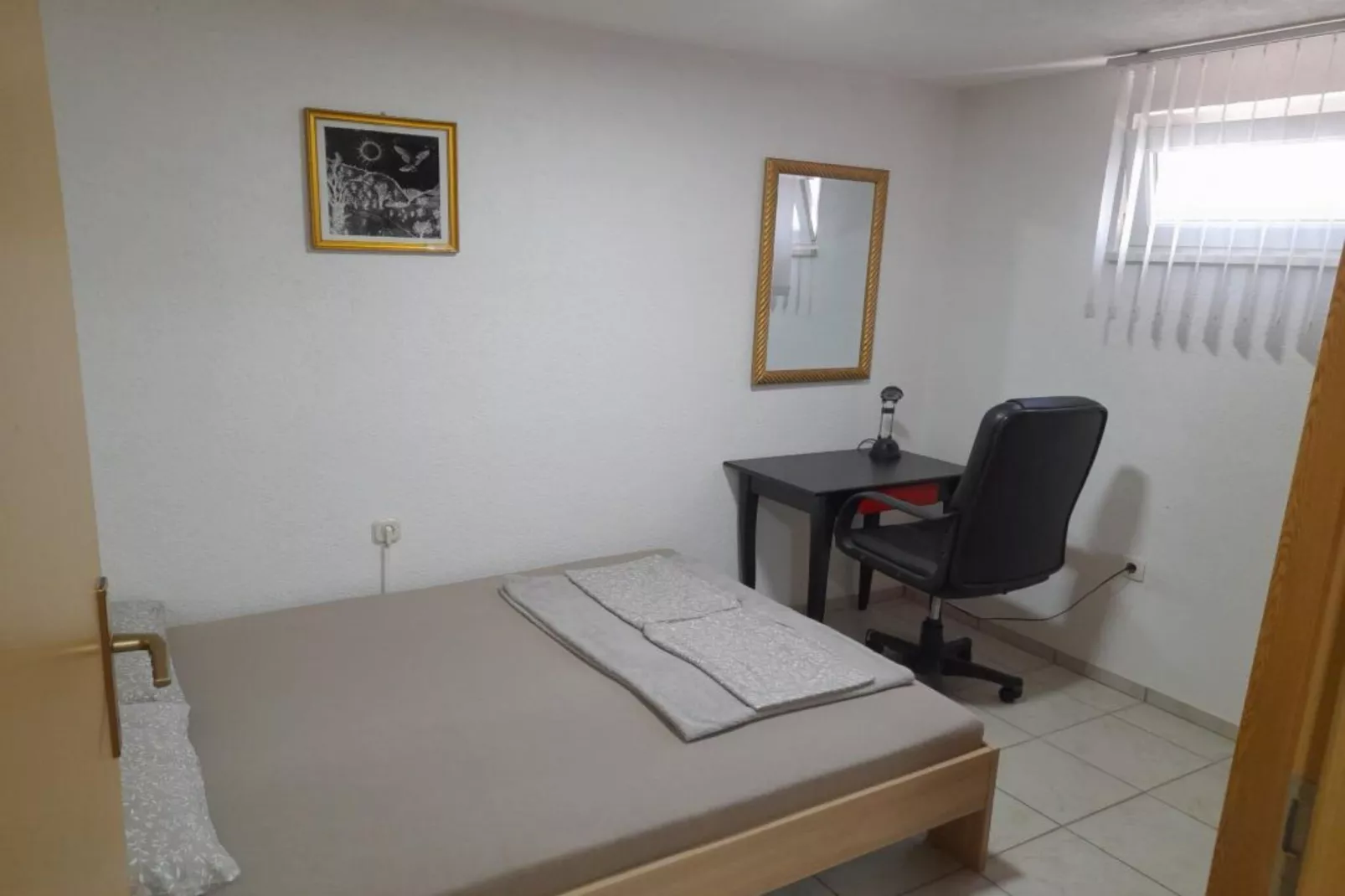 Peaceful Apartments Harfa - Two Bedroom Apartment 3 - Chambre