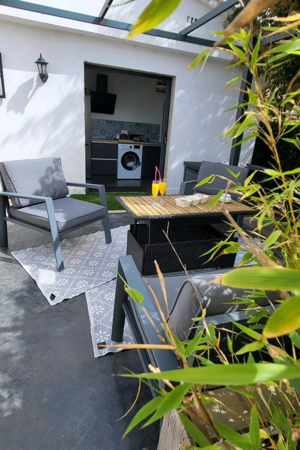 Can Mimosa - Draußen