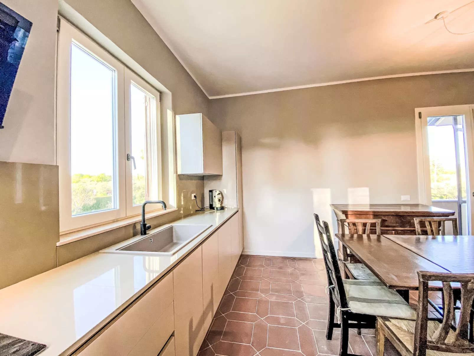 Rose Adriano Home - Drinnen