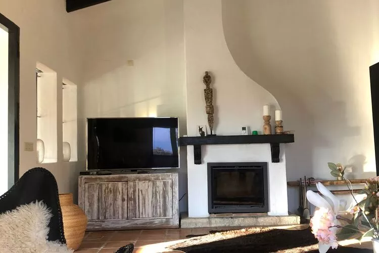 Finca de Piedra-Living room