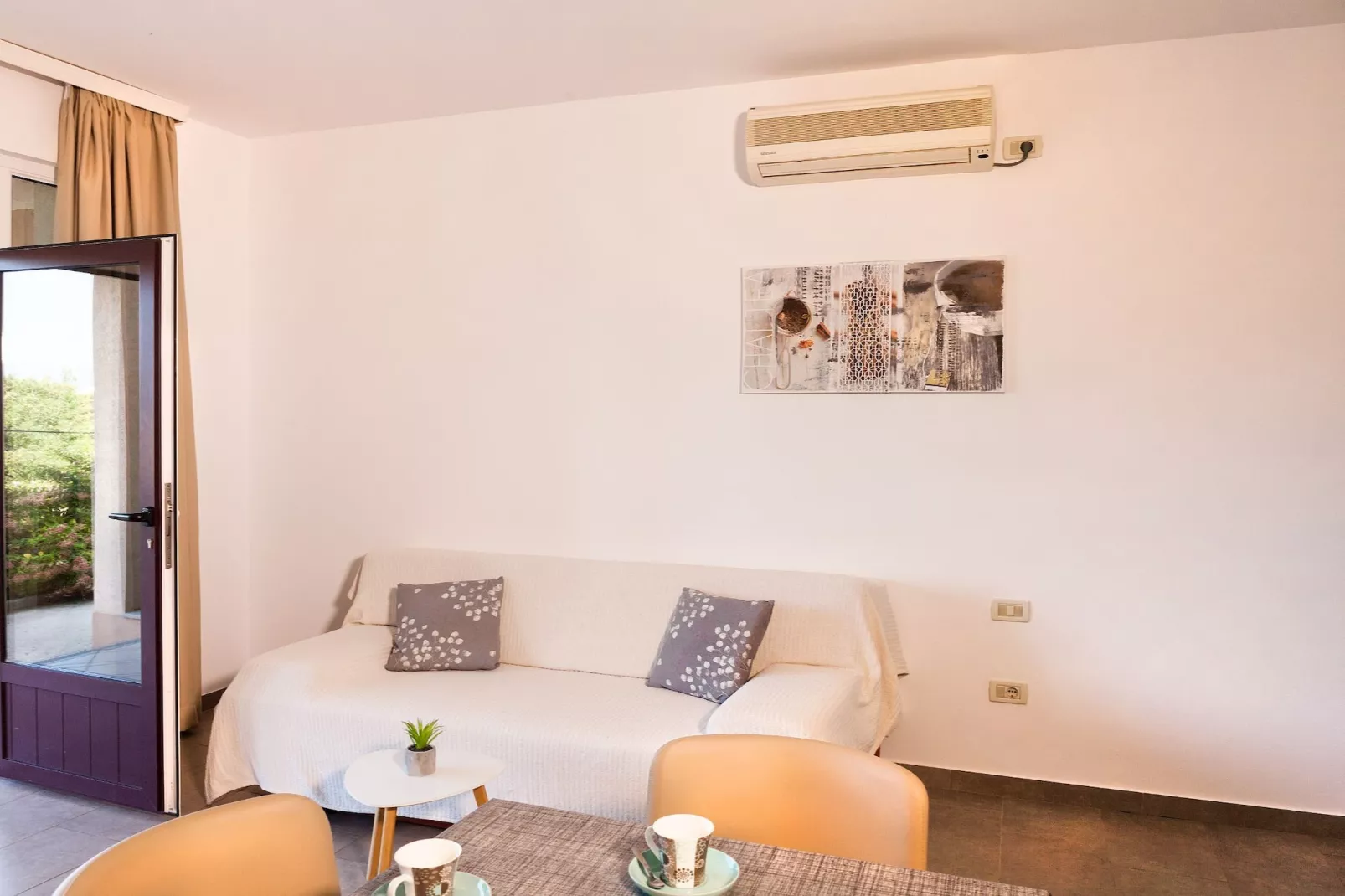 Splendid Beachfront Medveja Apartments - Deluxe Two Bedroom Apartment with Terrace and Sea View - Chambre