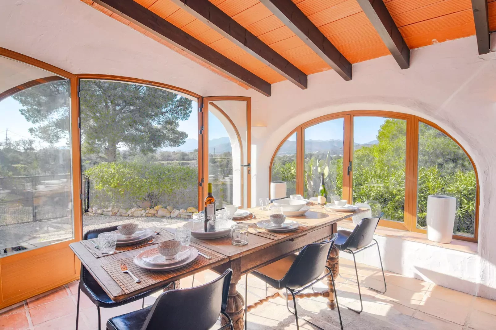 Finca de Piedra-Dining room