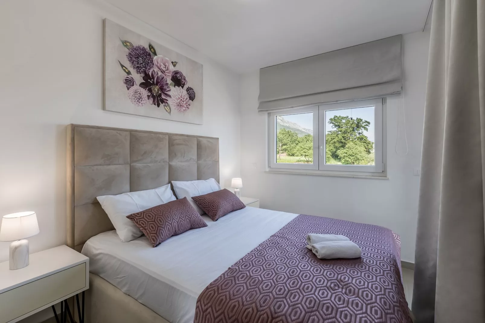Scenic Kastel Luksic Apartments - Three Bedroom Apartment - Bedroom