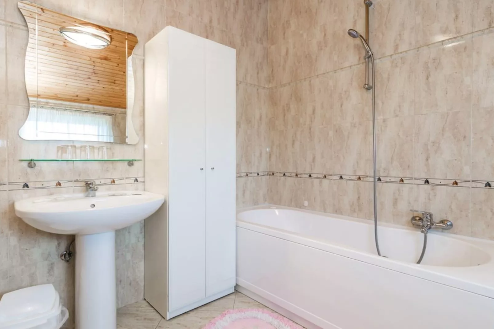 Scenic Seafront Brsec Apartment - Three Bedroom Apartment  with Terrace - Badezimmer