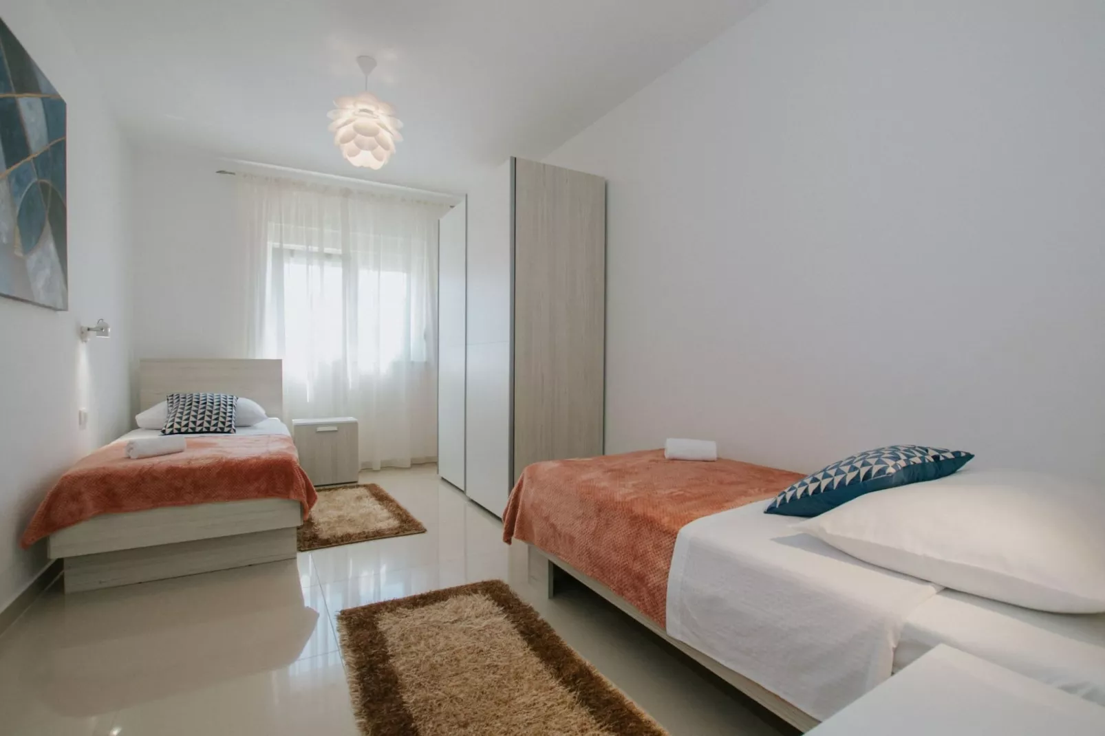 Scenic Sea View Apartment Trogir - Two Bedroom Apartment with Balcony and Sea View - Schlafzimmer