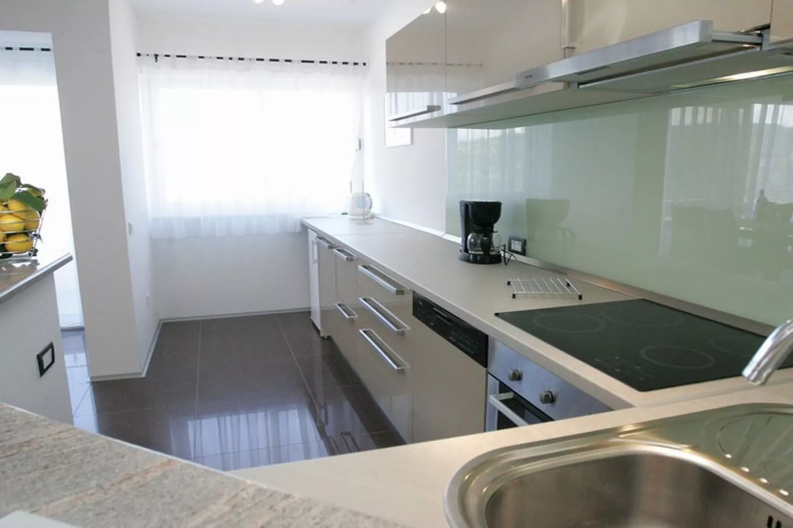 Okrug Gornji Luxurious Escape Villa with Pool - Five Bedroom Villa with Pool - Küche