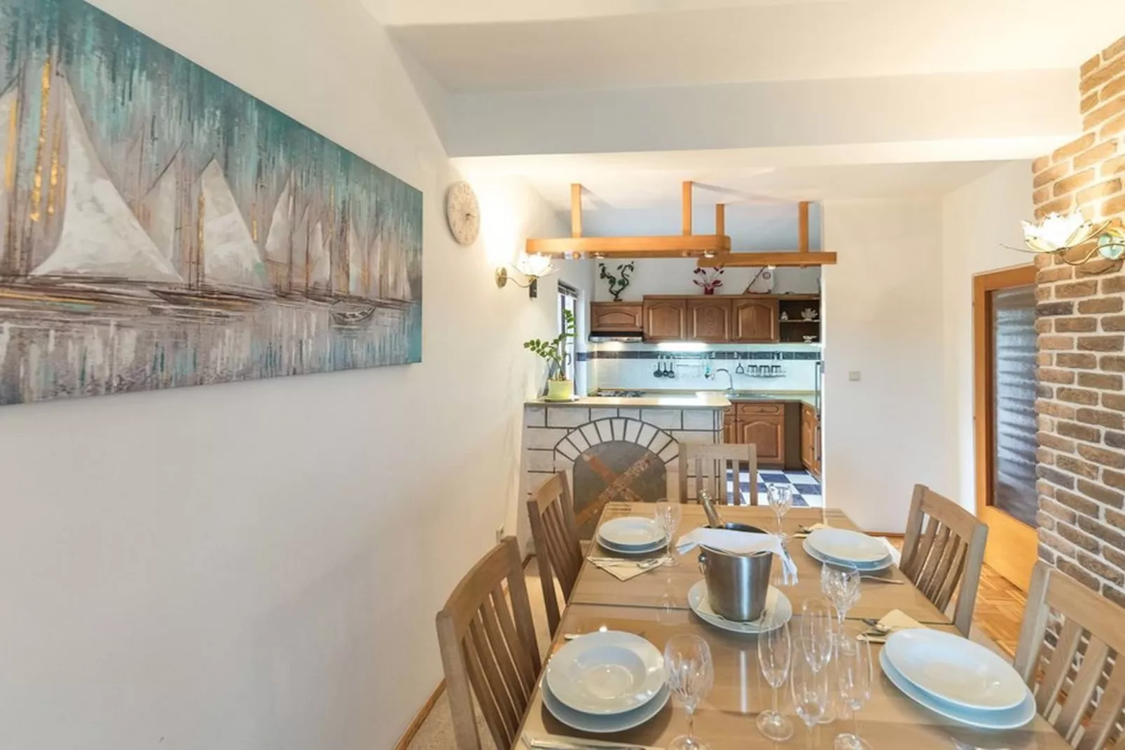 Relaxing Holiday Home with Pool, Fitness Area, and Entertainment Facilities - Six Bedroom Holiday Home - Esszimmer