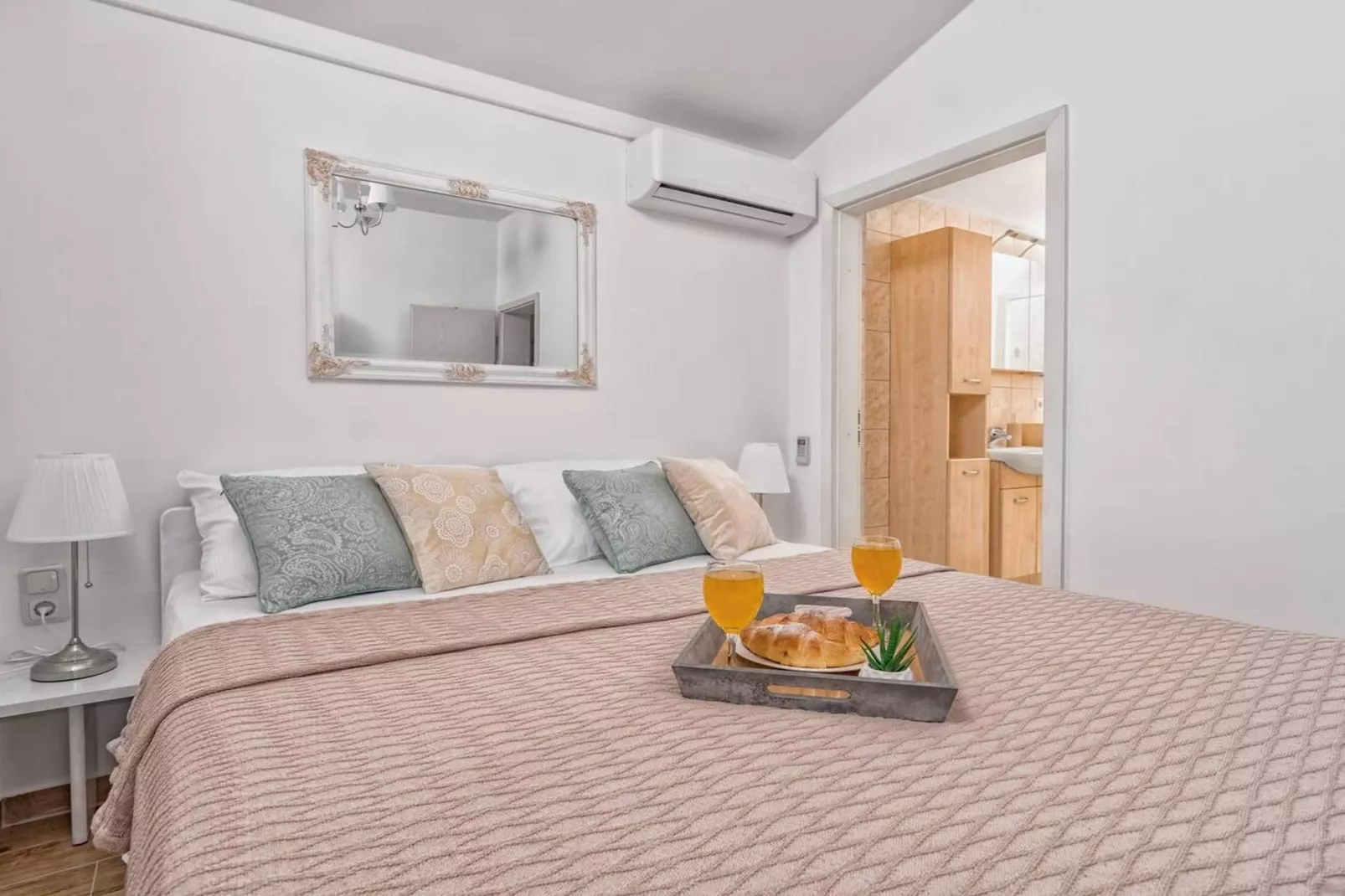 Hidden Gem Holiday Home with Pool in Kastel Stafilic - Two Bedroom Holiday Home with Pool - Bedroom