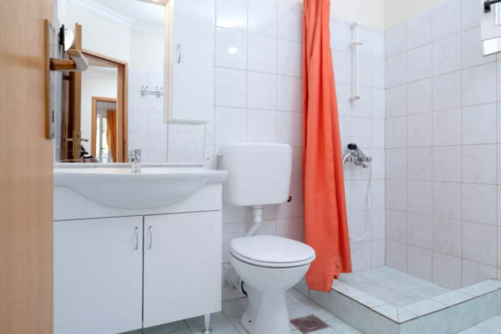 Two-Bedroom Apartment (A7) - Badezimmer