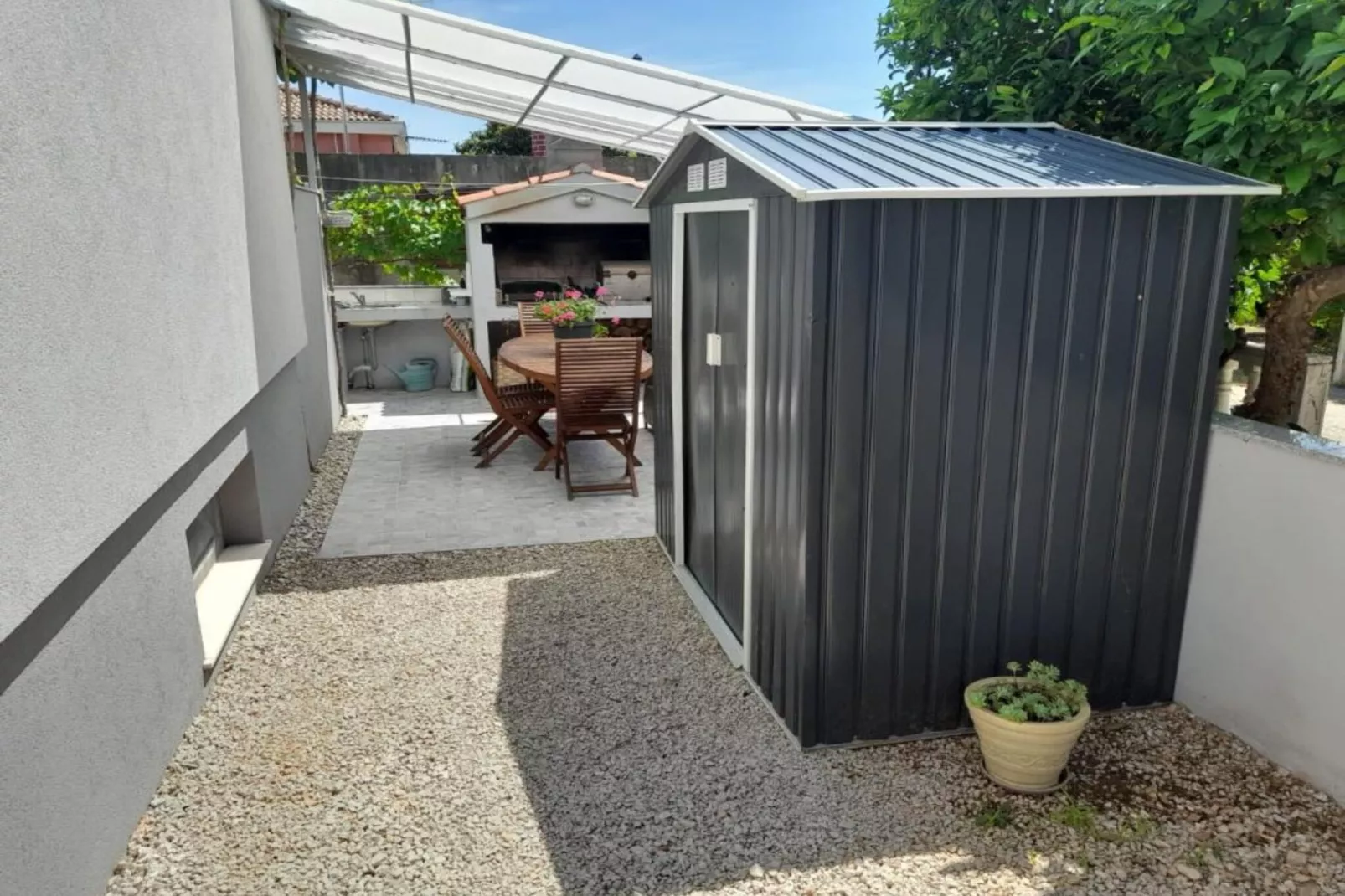 Peaceful Apartments Harfa- One Bedroom Apartment with Balcony and Partial Sea View 2 - Im Freien