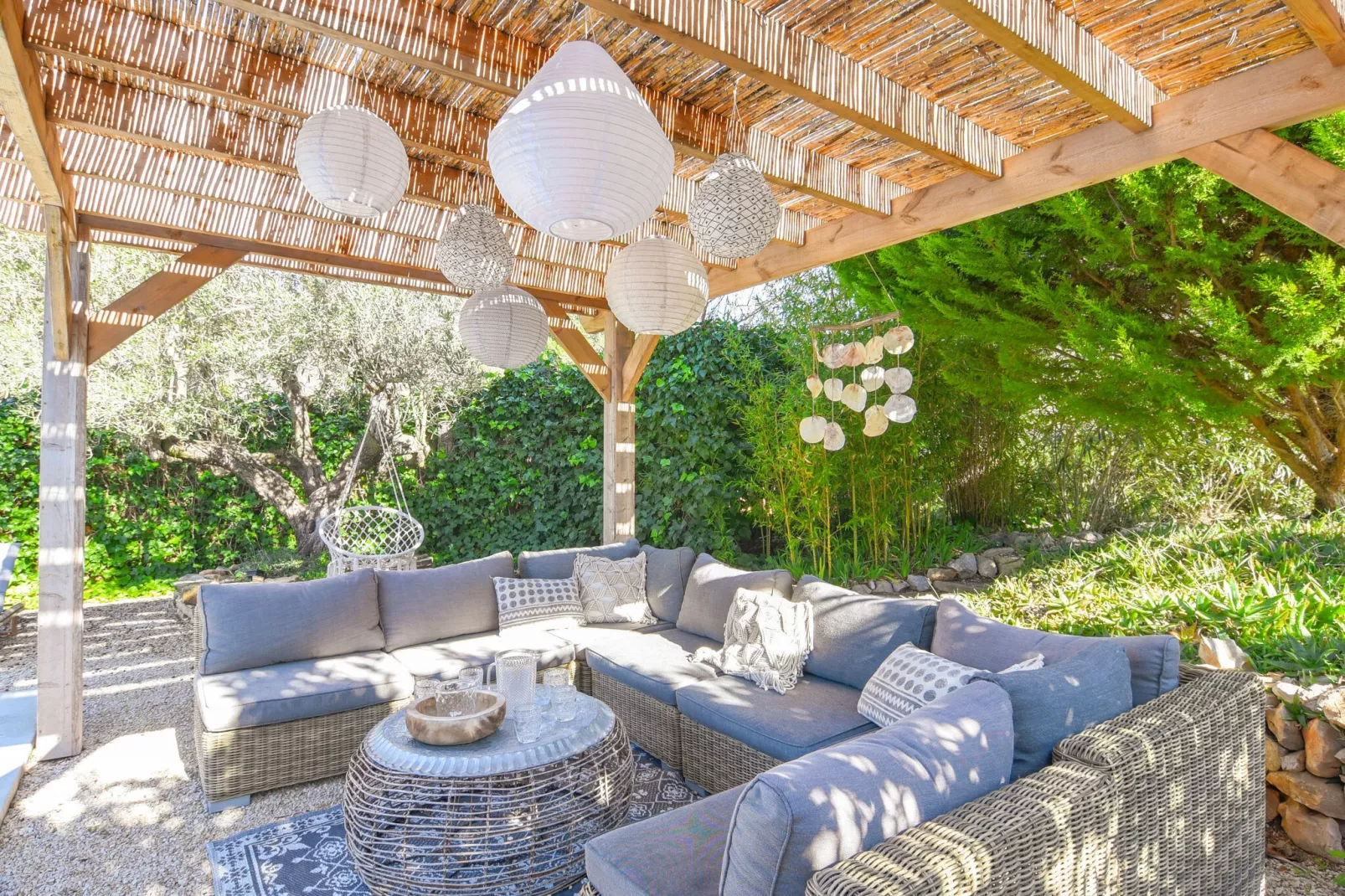 Finca de Piedra-Gardens summer