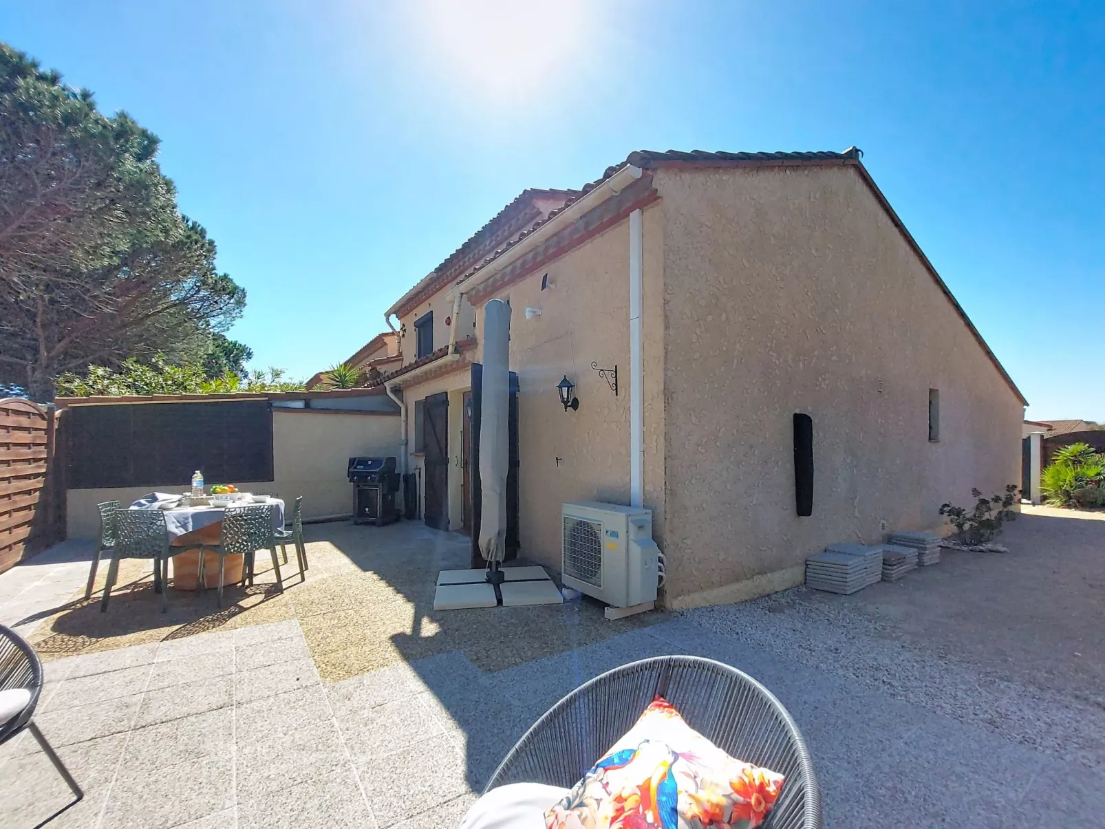Le Mas des Oliviers - Outside