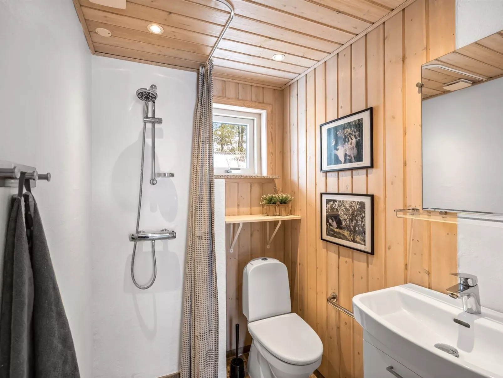 "Rickmer" - 1.9km from the sea - Inside