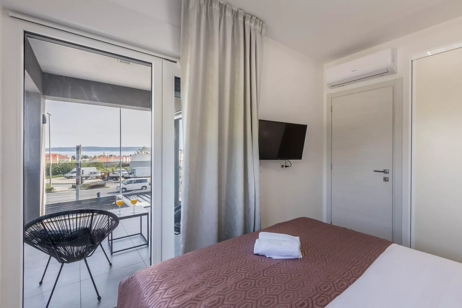 Scenic Kastel Luksic Apartments - Three Bedroom Apartment - Bedroom