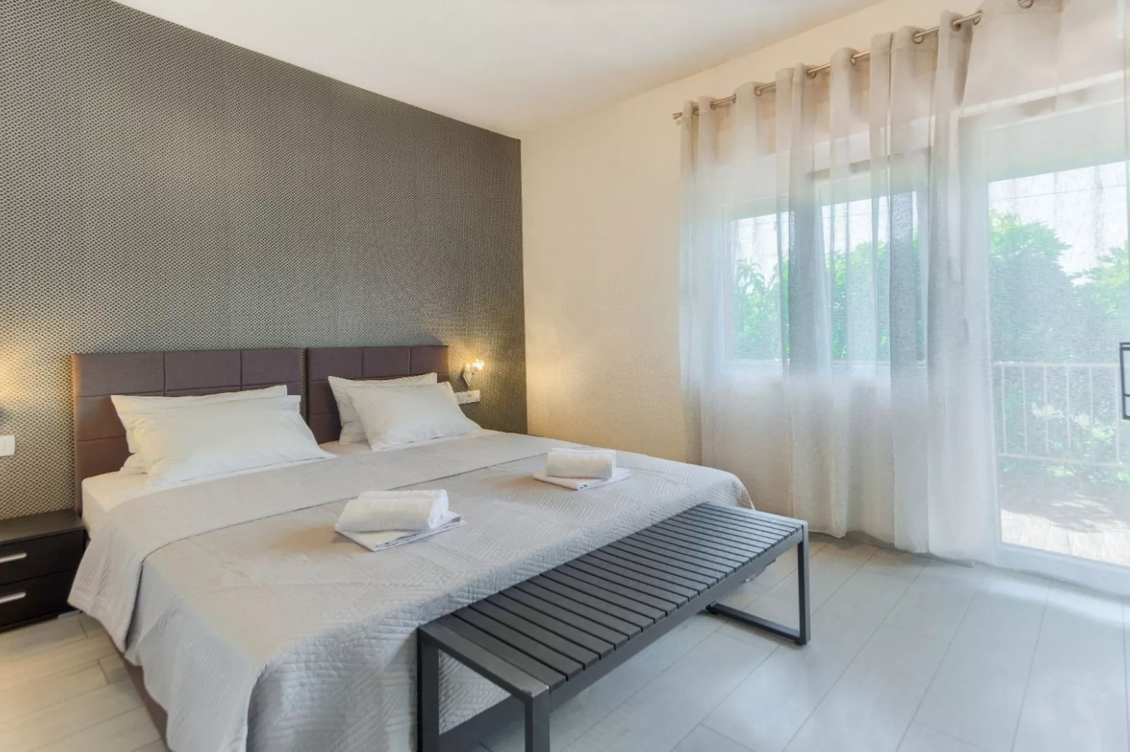 Majestic Kastel Stari Apartment with Terrace - Two Bedroom Apartment with Terrace - Bedroom