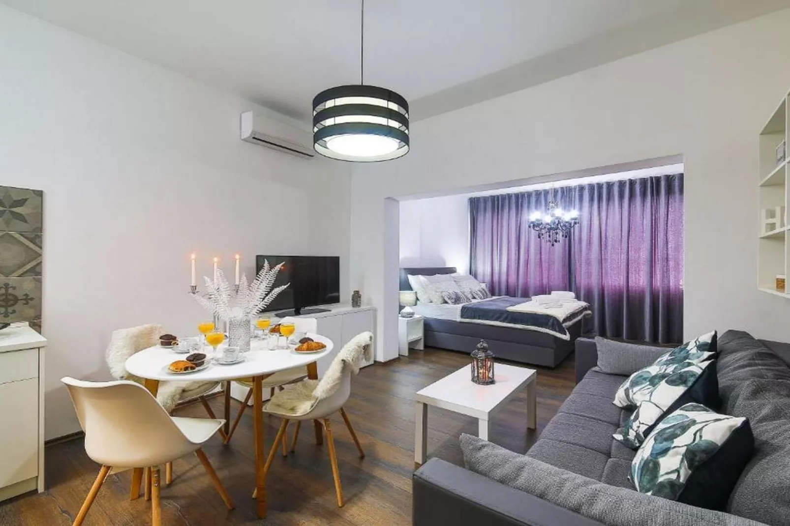 Charming Villa with Outdoor Pool, BBQ, and Sun Deck in Tranquil Kaštela Area - Five bedroom Villa - Living room