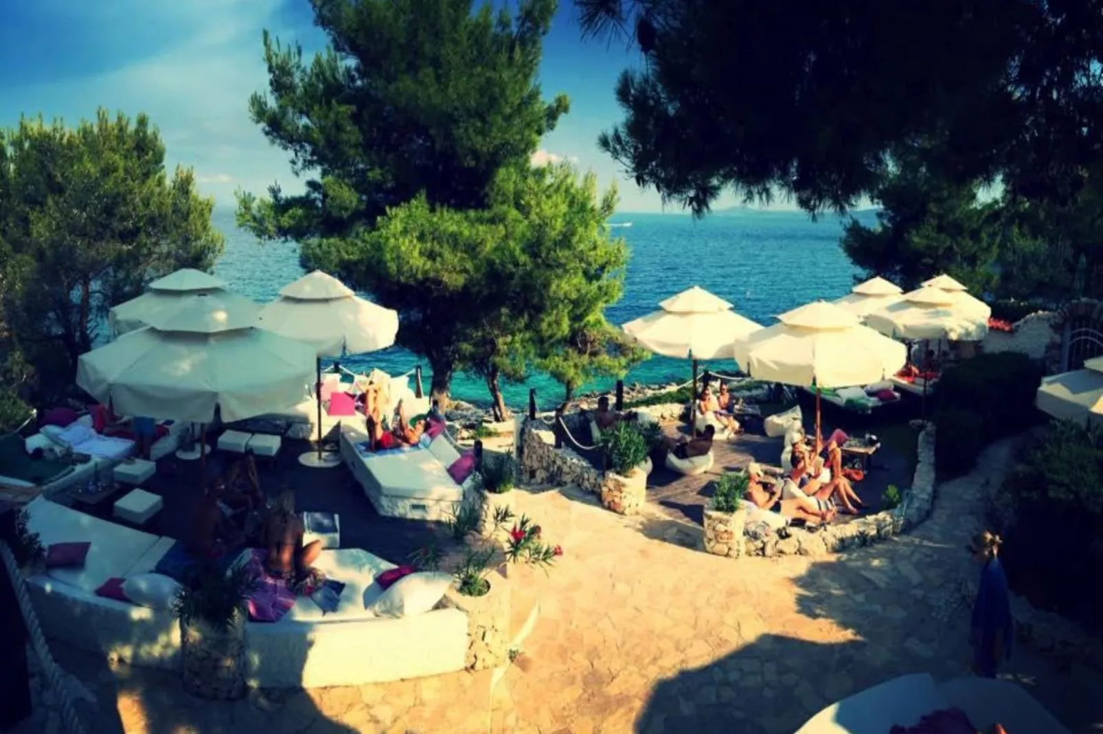 Elegant Hideaway Apartment with Pool - Two Bedroom Apartment with Pool - Ambiente