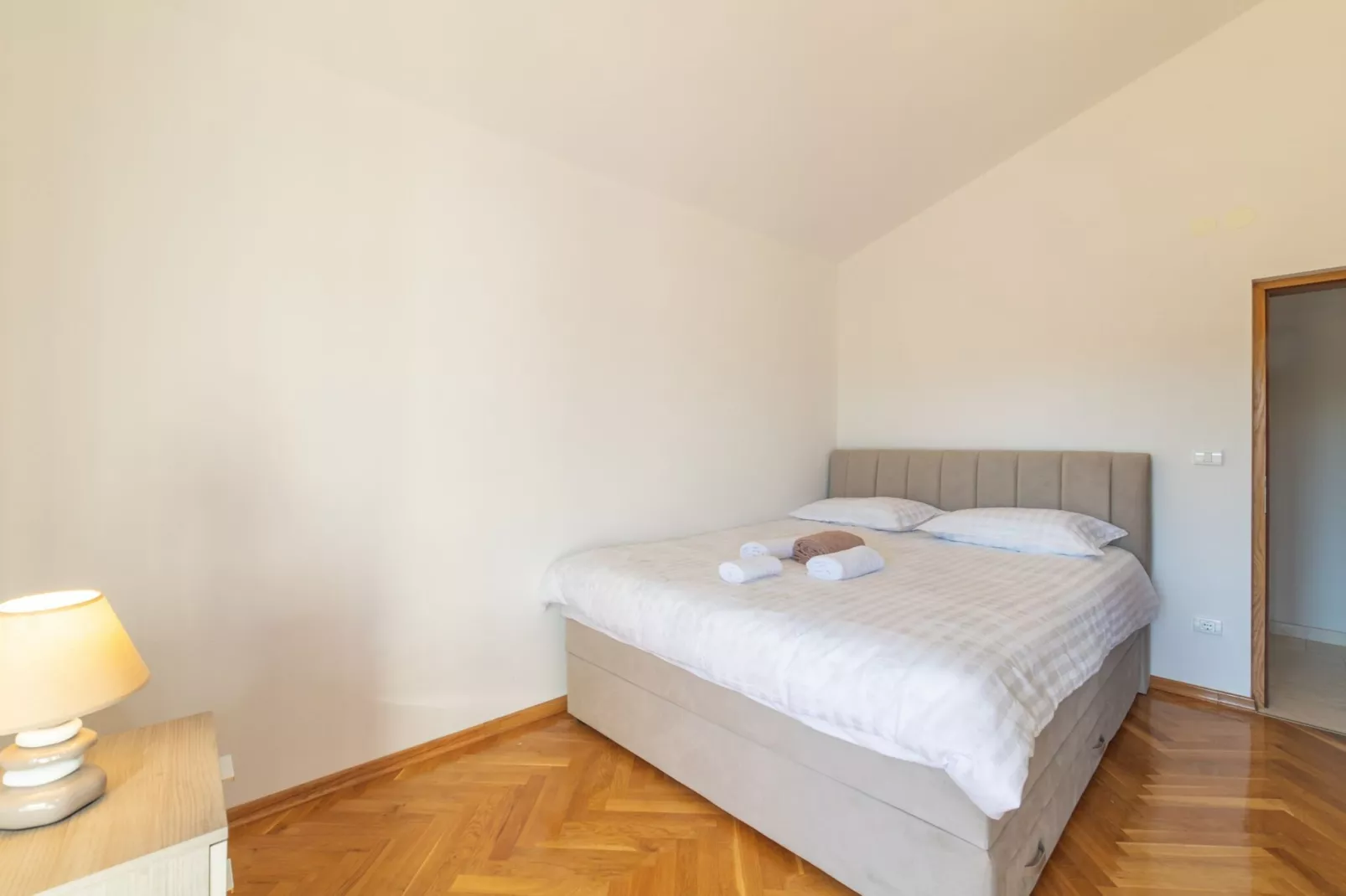 Idyllic Getaway Lovrec Villa with Pool - Five Bedroom Villa with Pool - Chambre