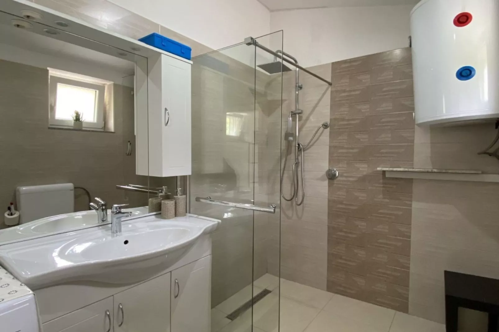 Luxury Lovran Apartments with Swimming Pool - Standard One Bedroom Apartment - Bathroom