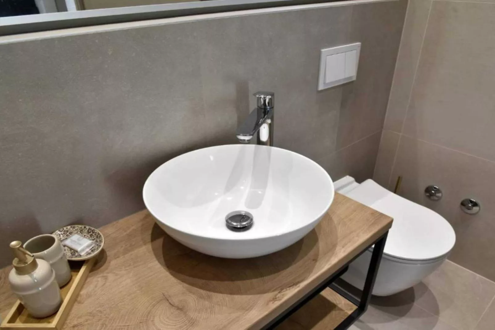 Luxury Slatine Apartments with Terrace and Garden - One Bedroom Apartment with Terrace - Bathroom