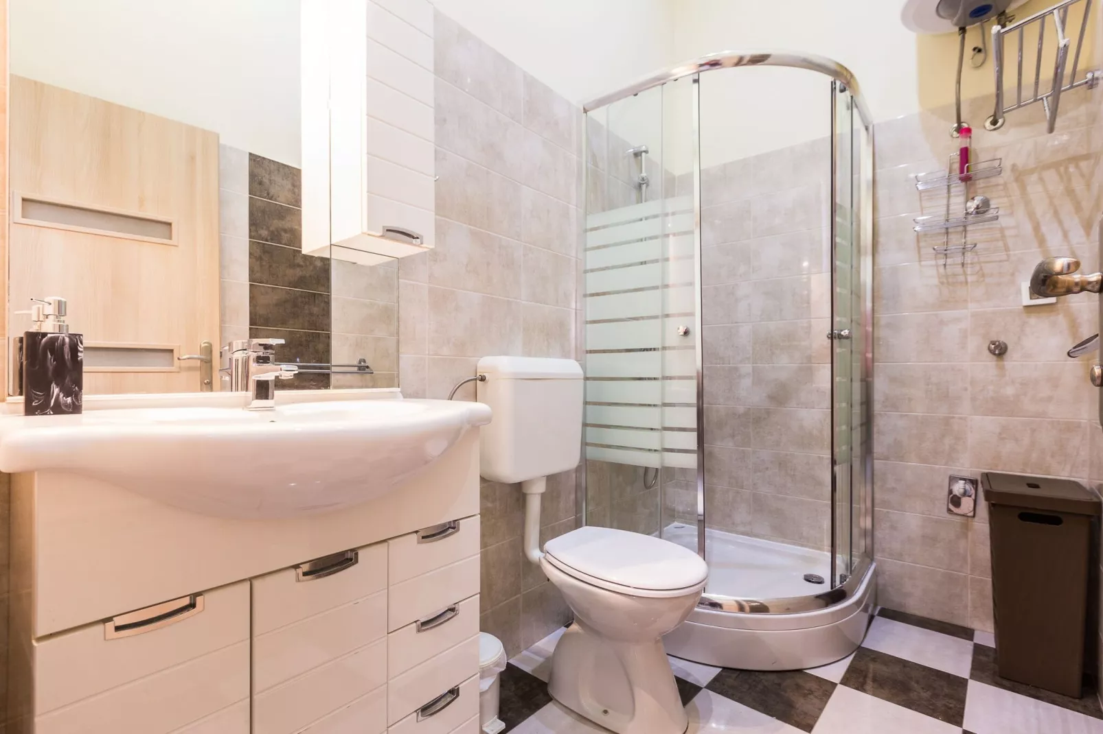 Charming and Historic Old Town Apartments - One Bedroom Apartment - Bathroom