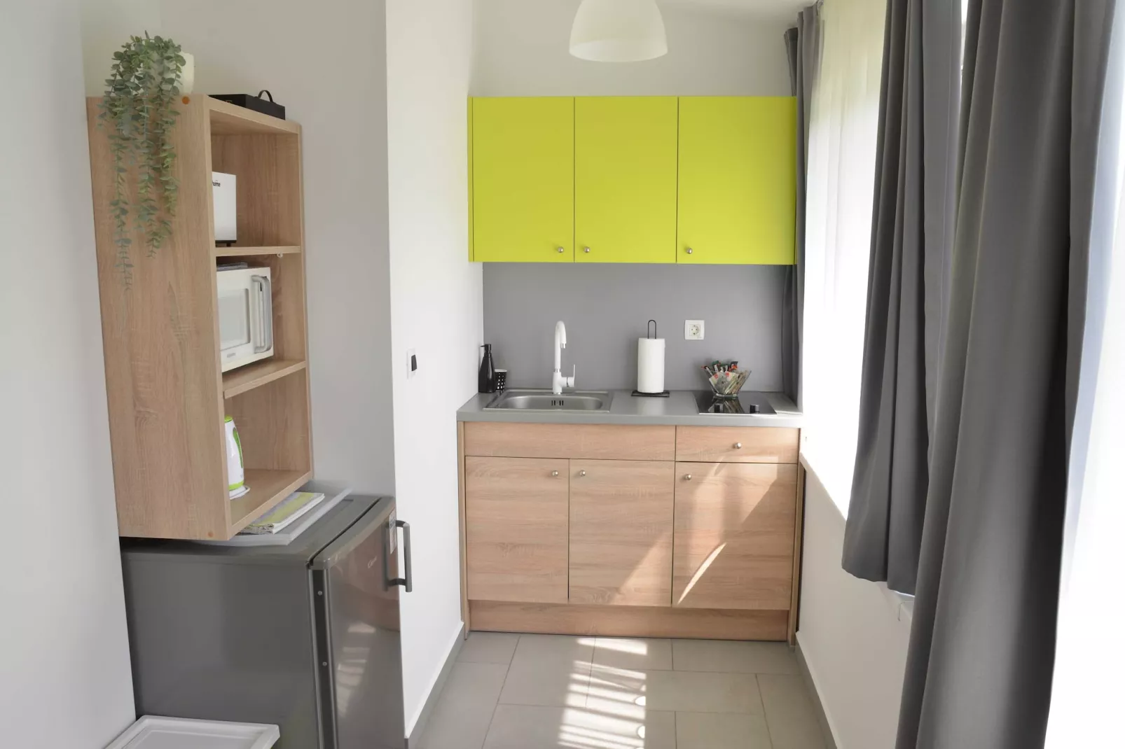 Stylish Apartments with Osijek Near Top Attractions - Comfort Studio Apartment - Maks - Kitchen