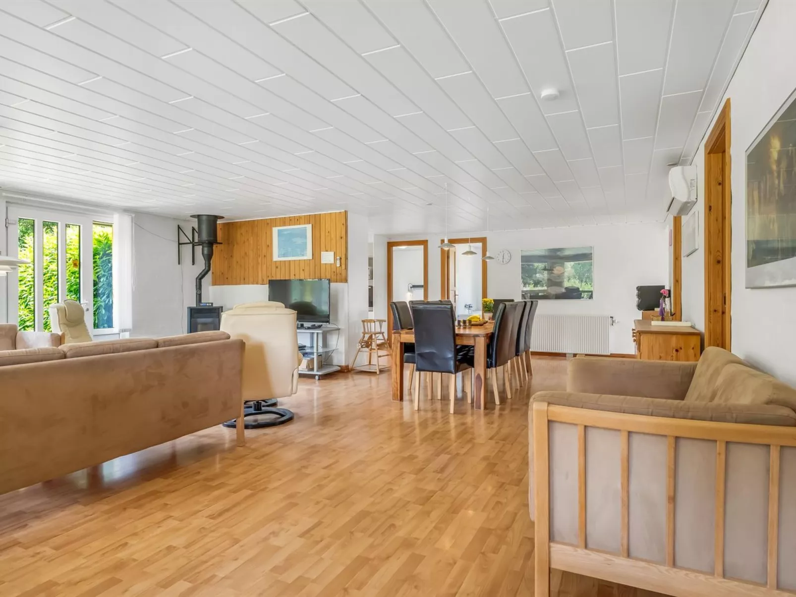 "Ebon" -  from the sea - Inside