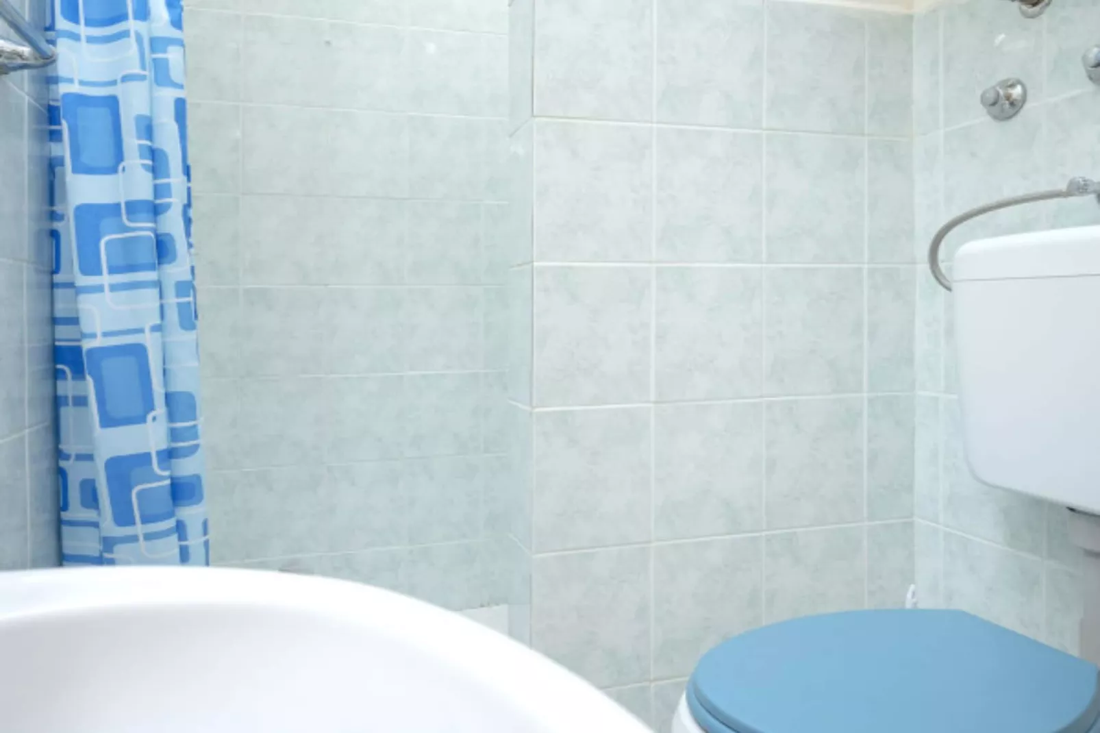 Studio (A3) - Bathroom