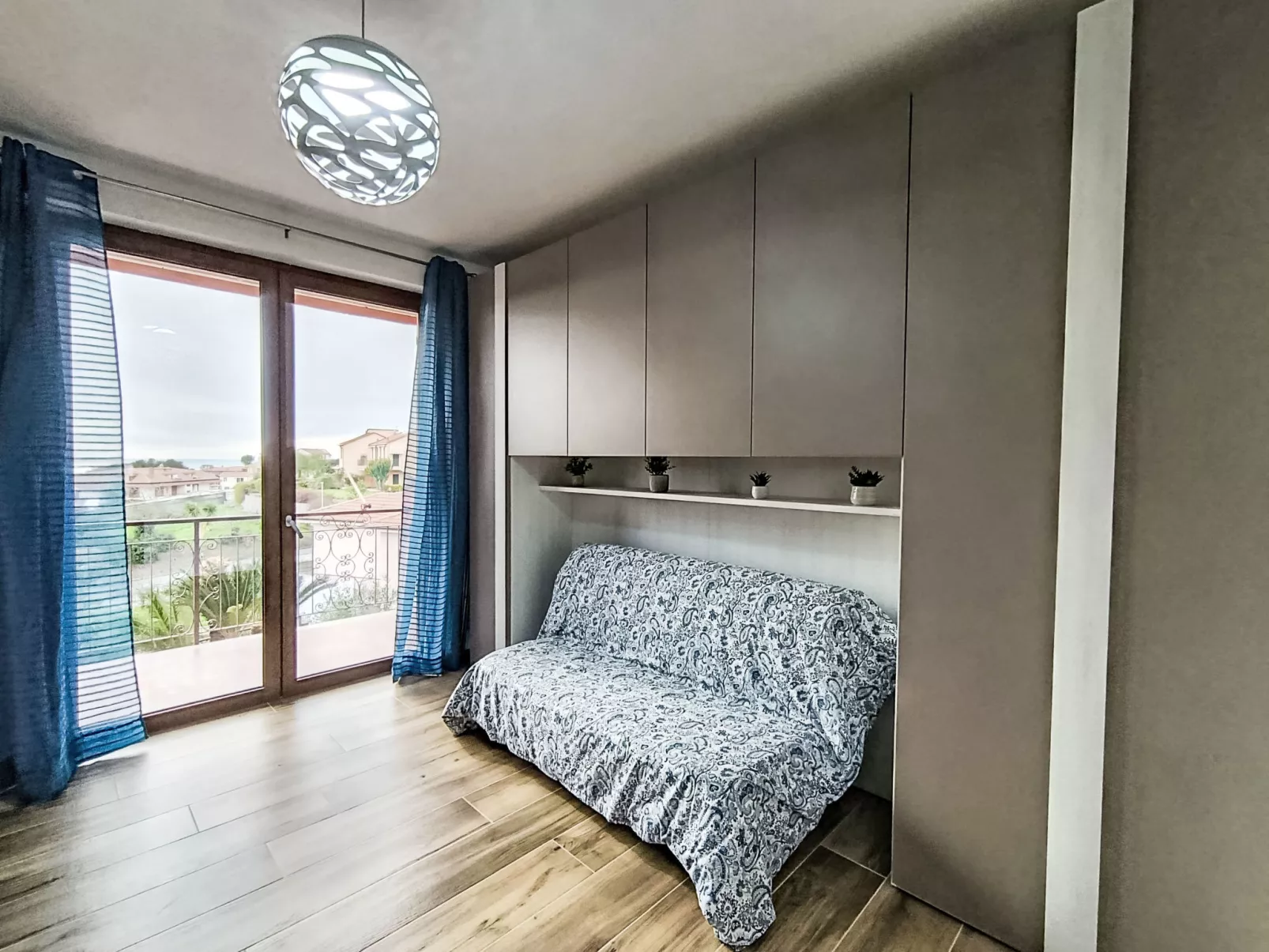 Titti e Giba - Dedans