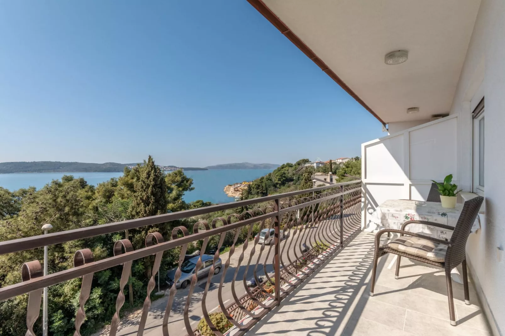 Charming Trogir Apartments with Balcony - Comfort One Bedroom Apartment with Balcony - Terrasse/Balkon