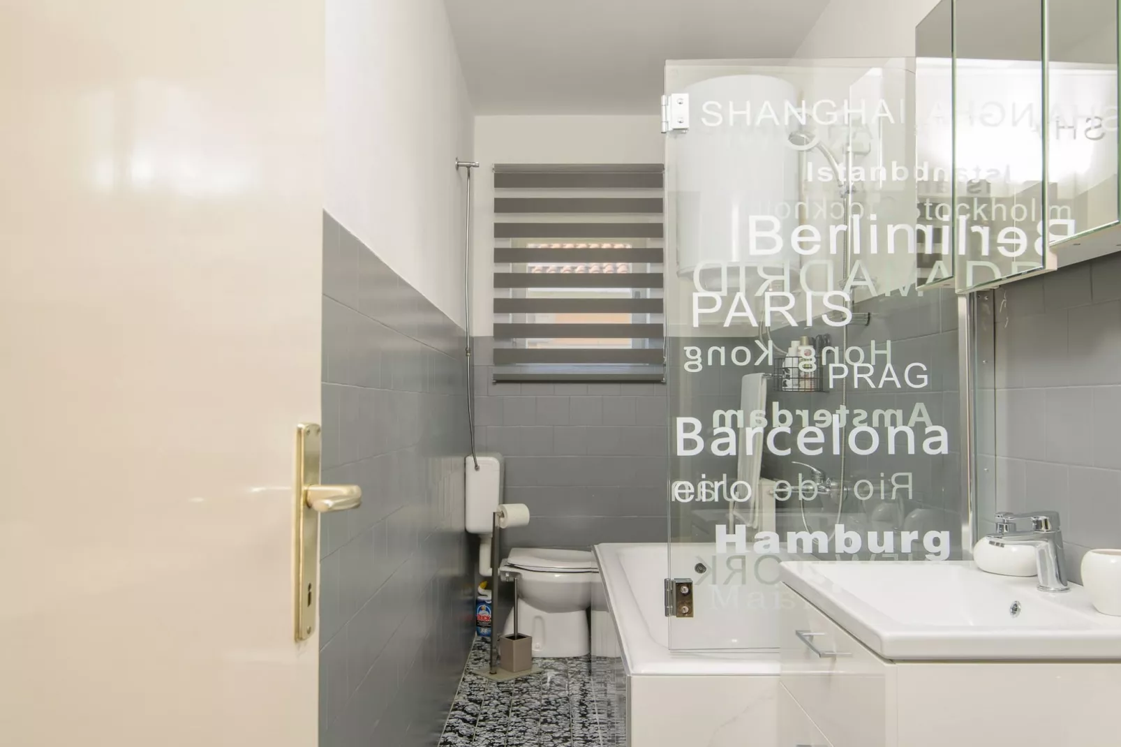 Modern Apartment Near Trogir Beach with Sea View Terrace and Lounge Area - Two Bedroom Apartment - Bathroom
