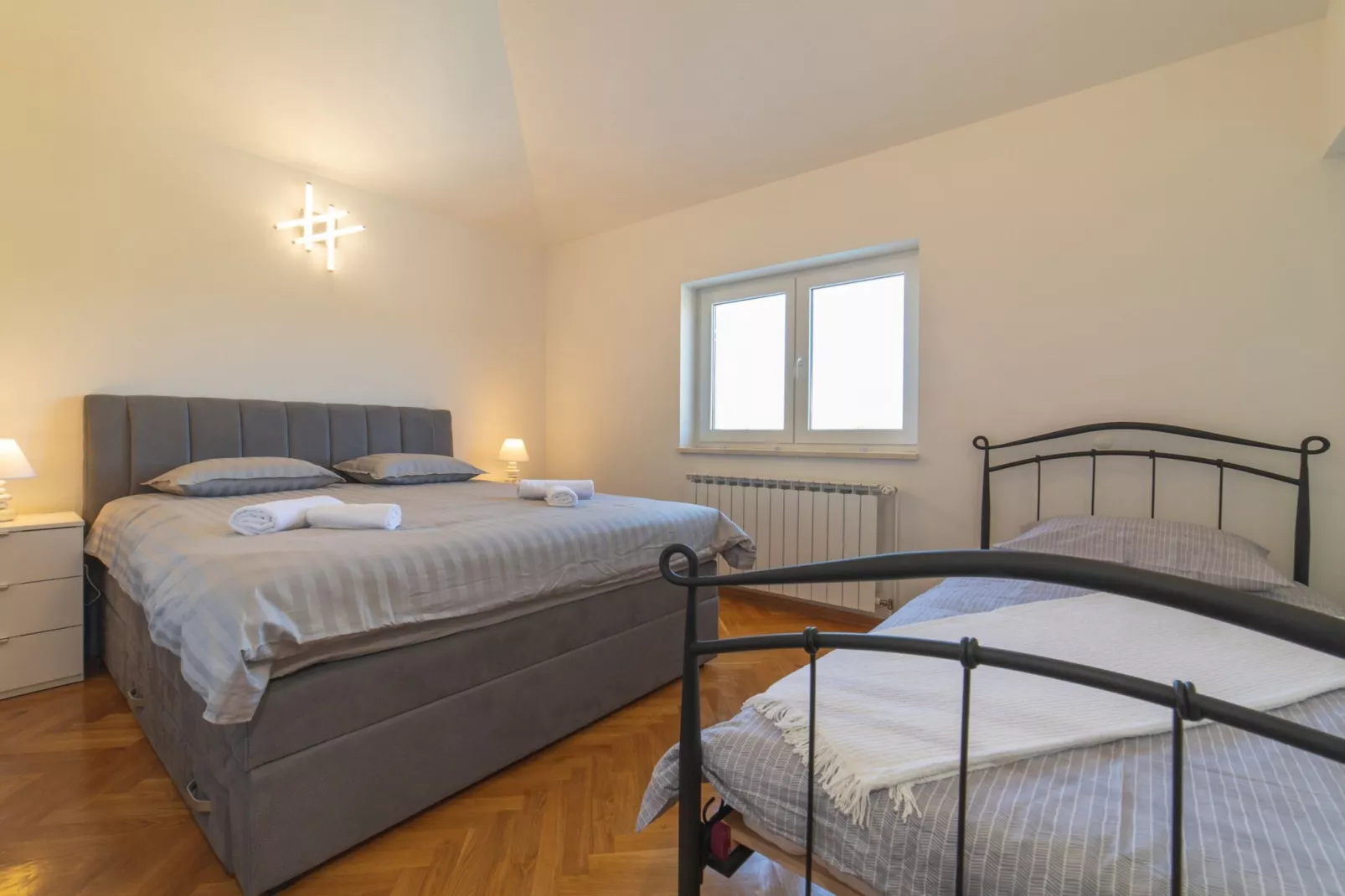 Idyllic Getaway Lovrec Villa with Pool - Five Bedroom Villa with Pool - Chambre