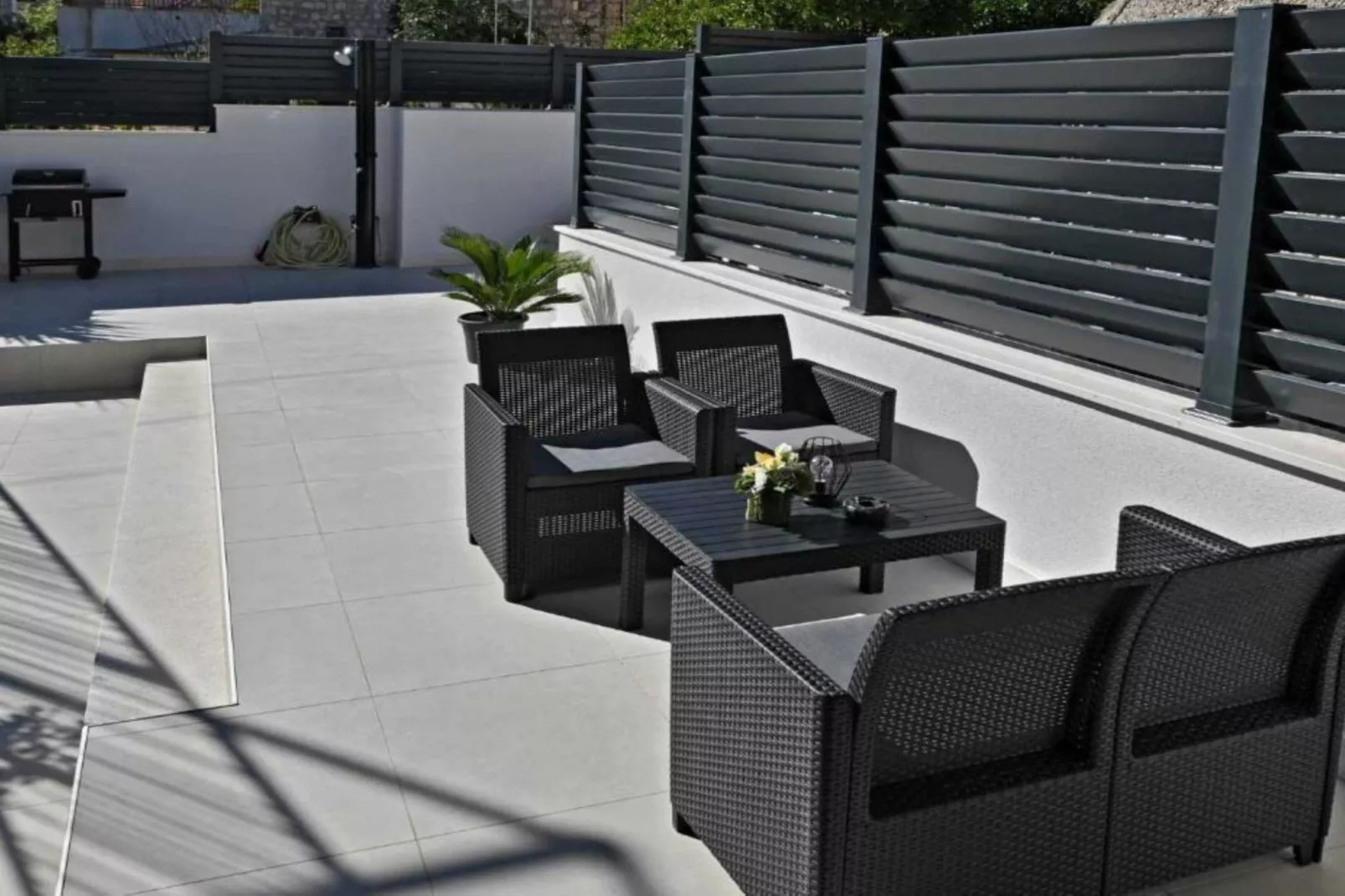 Luxury Slatine Apartments with Terrace and Garden - One Bedroom Apartment with Terrace