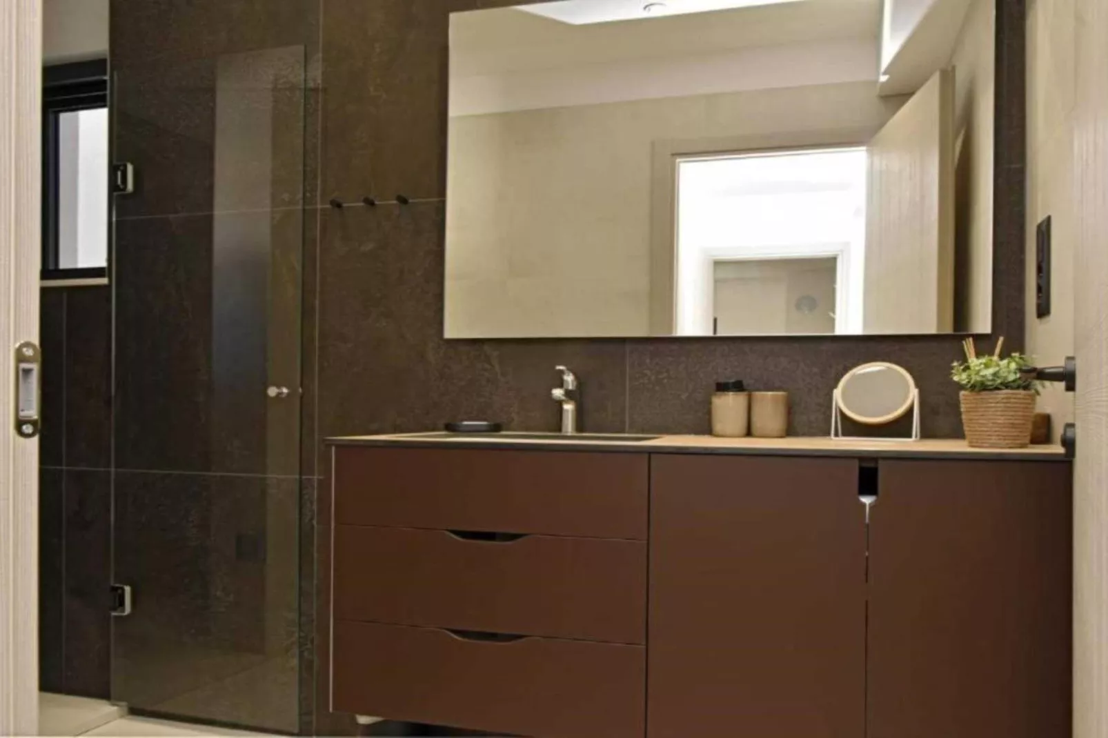 Luxury Slatine Apartments with Terrace and Garden - Two Bedroom Apartment with Terrace - Bathroom