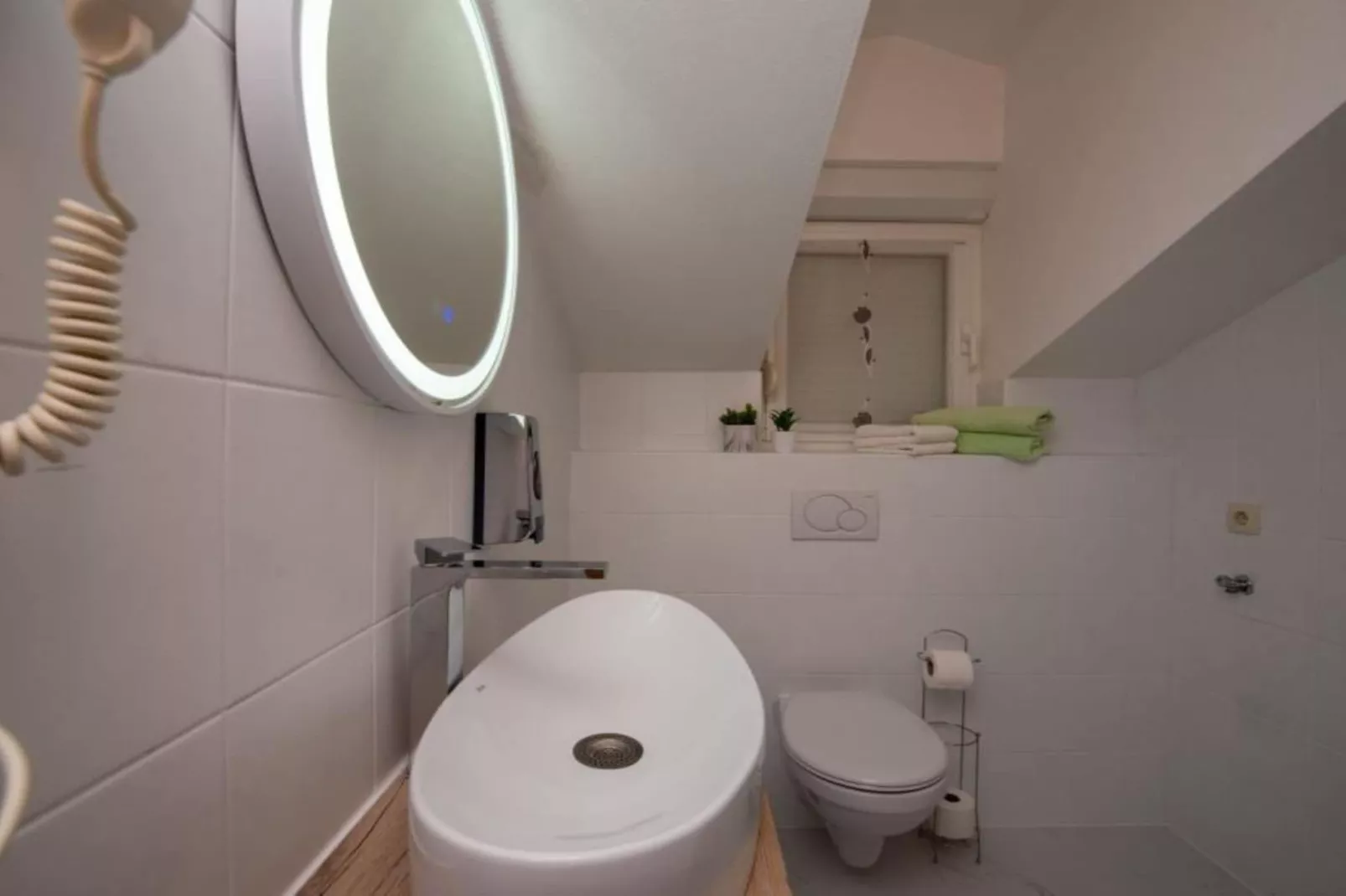 Villa Tomi- Classic Double Room With Sea View (9) - Badezimmer