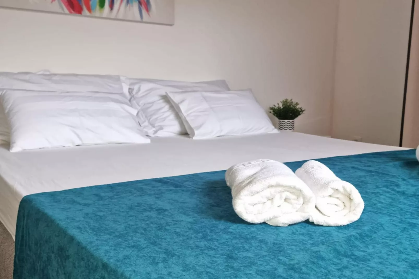 Exclusive Elegant Villa with Pool in Kastel Novi - Seven Bedroom Villa with Pool - Schlafzimmer