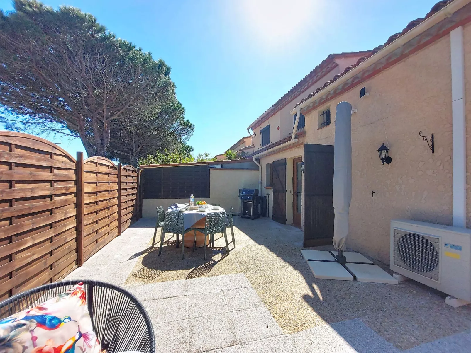 Le Mas des Oliviers - Outside