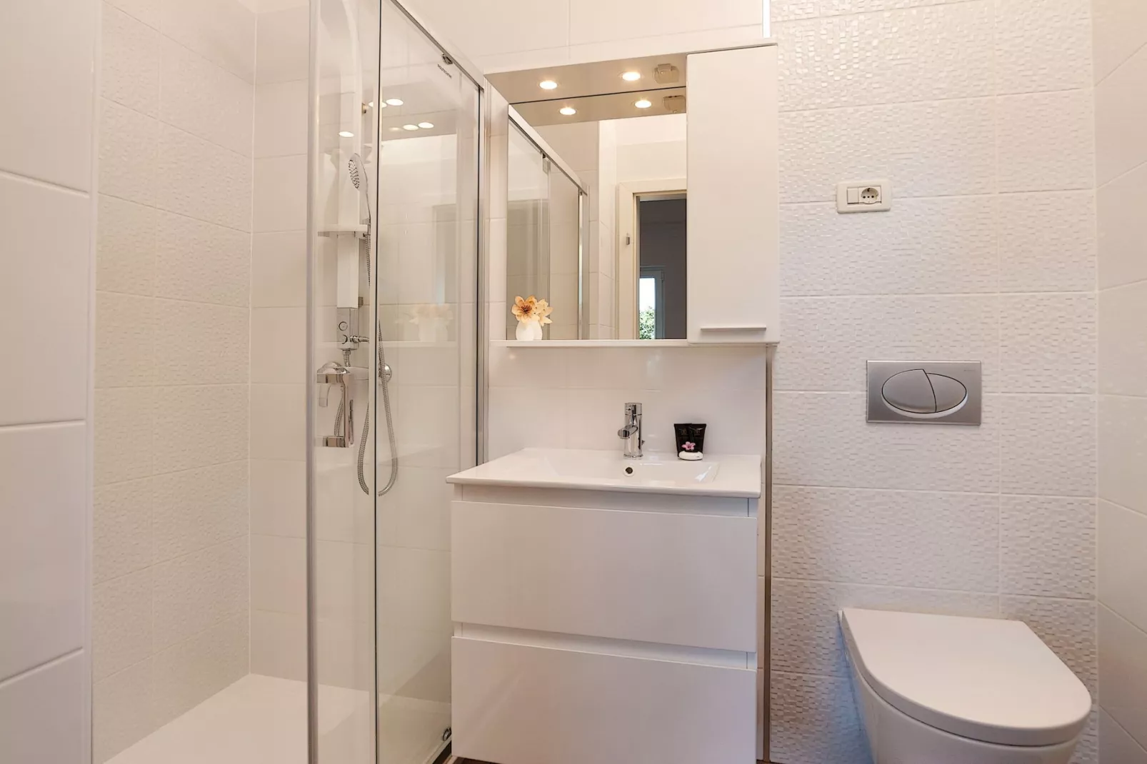 Splendid Beachfront Medveja Apartments - Deluxe Two Bedroom Apartment with Terrace and Sea View - Salle de bain