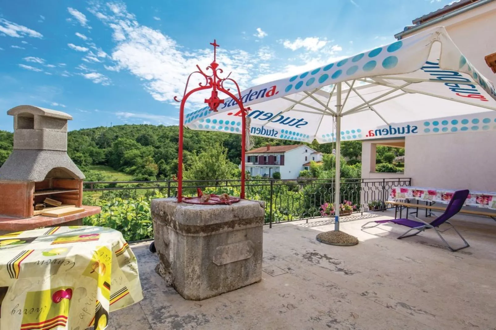 Scenic Seafront Brsec Apartment - Three Bedroom Apartment  with Terrace - Ausstattung