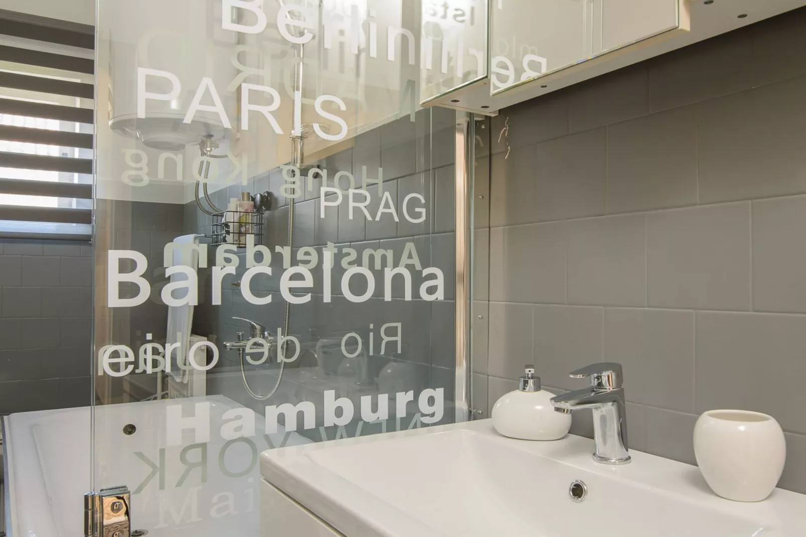 Modern Apartment Near Trogir Beach with Sea View Terrace and Lounge Area - Two Bedroom Apartment - Bathroom