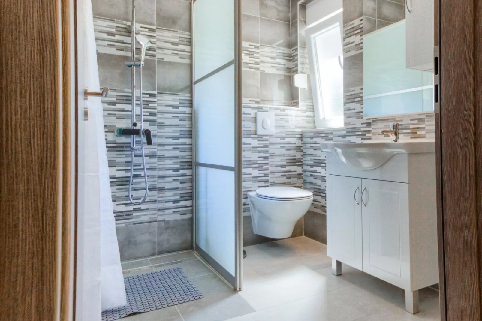 Majestic Kastel Stari Apartment with Terrace - Two Bedroom Apartment with Terrace - Bathroom