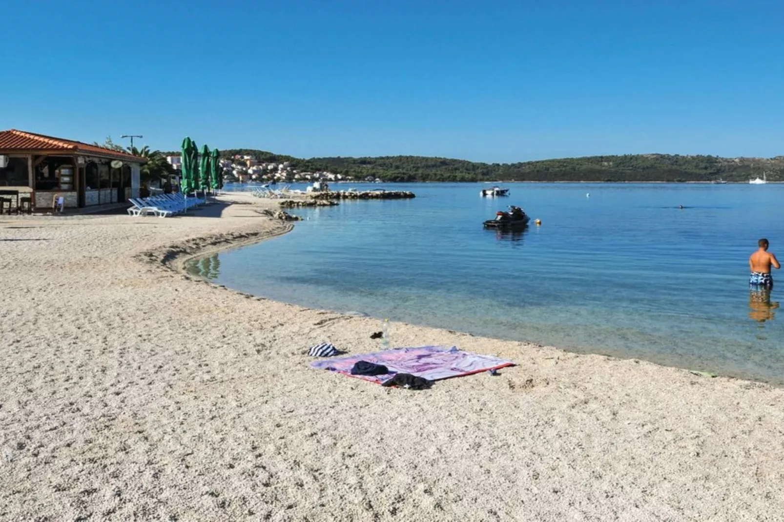 Holiday Home by the Sea with Terrace & Ocean Views on Čiovo - Two Bedroom Holiday Home - Ambiente