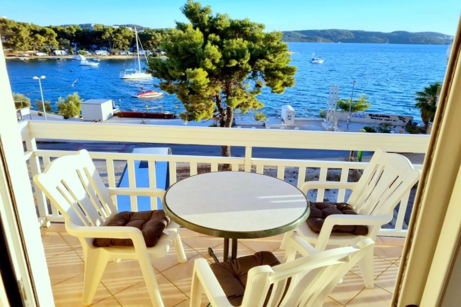 Villa Tomi - Standard One Bedroom Apartment (8) - Terrace balcony
