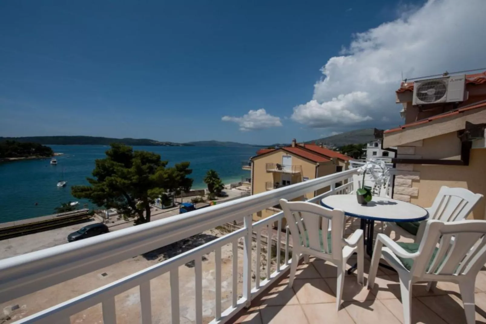 Villa Tomi - Double Room With Sea View (3) - Terrasse/Balkon