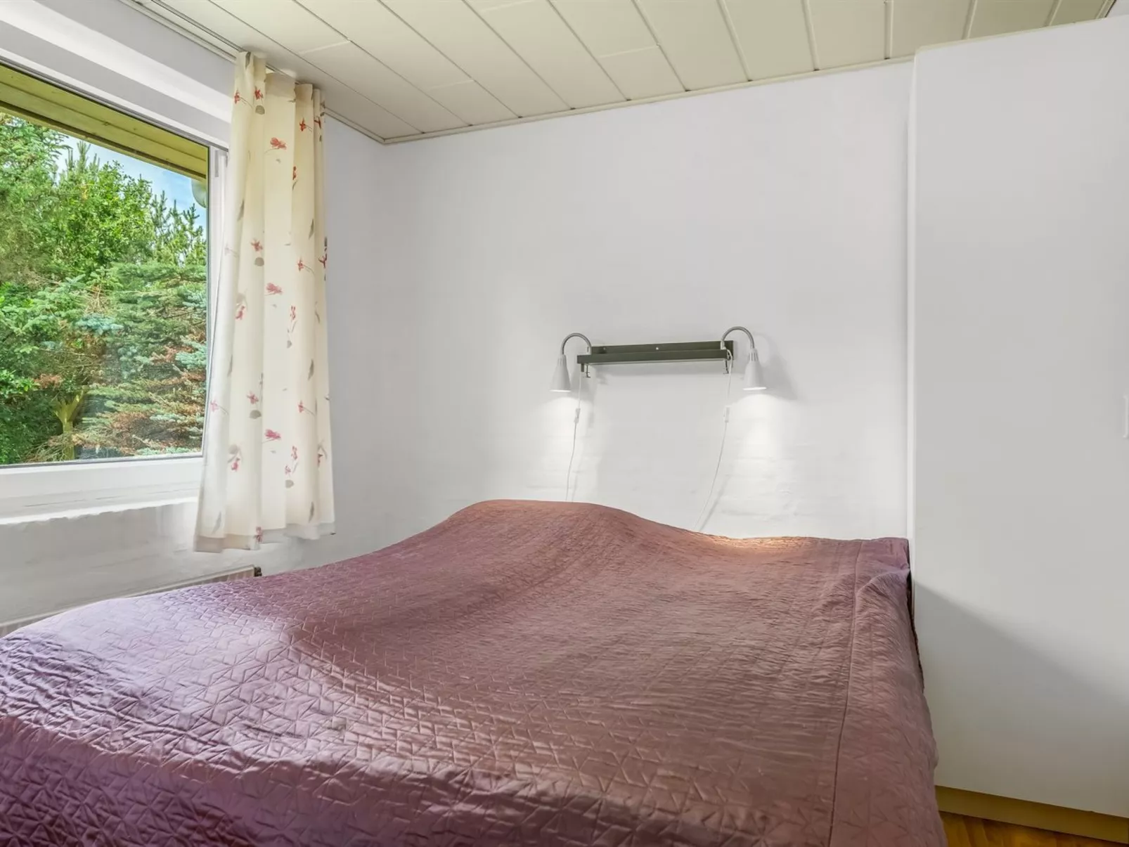 "Ebon" -  from the sea - Inside