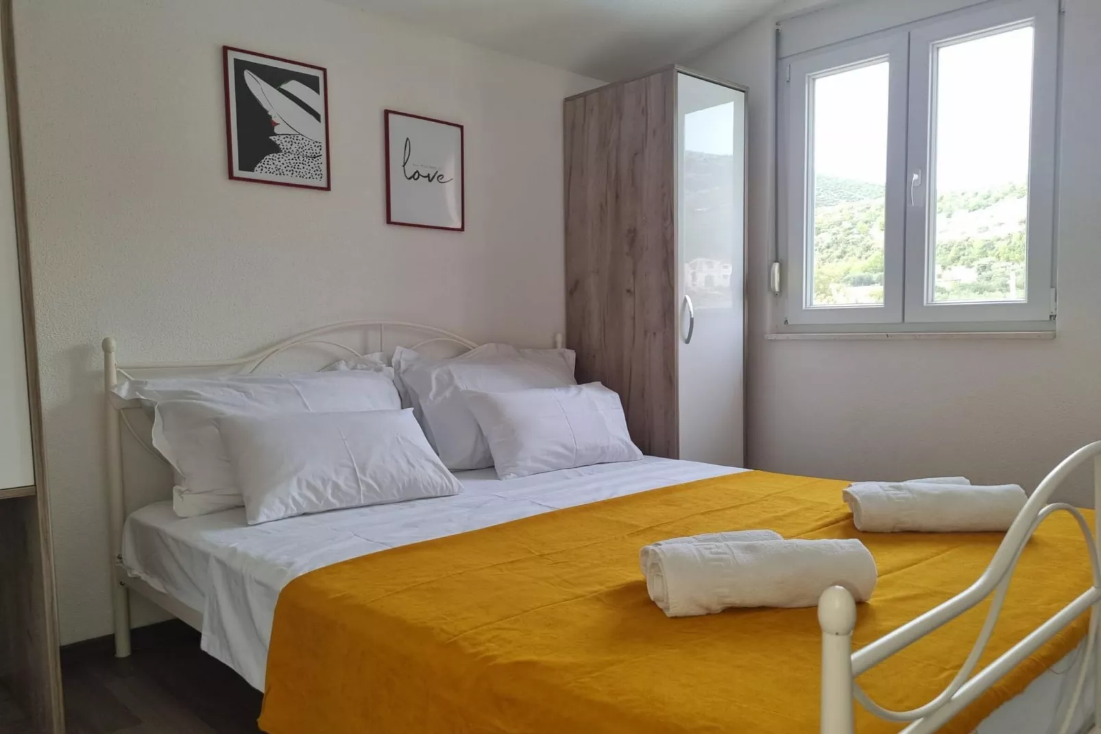 Exclusive Elegant Villa with Pool in Kastel Novi - Seven Bedroom Villa with Pool - Schlafzimmer